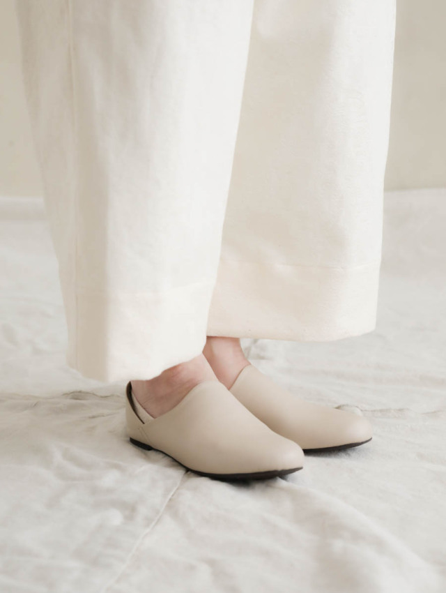 AUTTAA アウッタ｜ルームシューズ 2 goat leather グレージュ