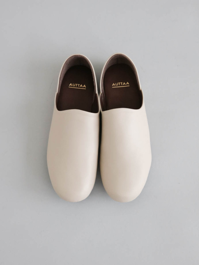 AUTTAA アウッタ｜ルームシューズ 2 goat leather グレージュ