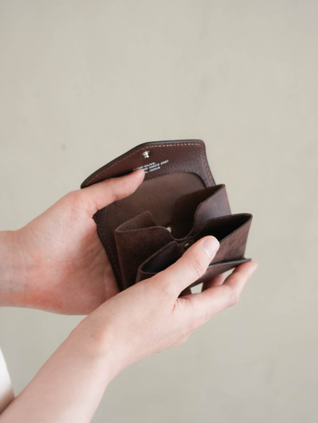 Dove&Olive ダブ&オリーブ｜カードケース 7C真鍮ボタン Brown