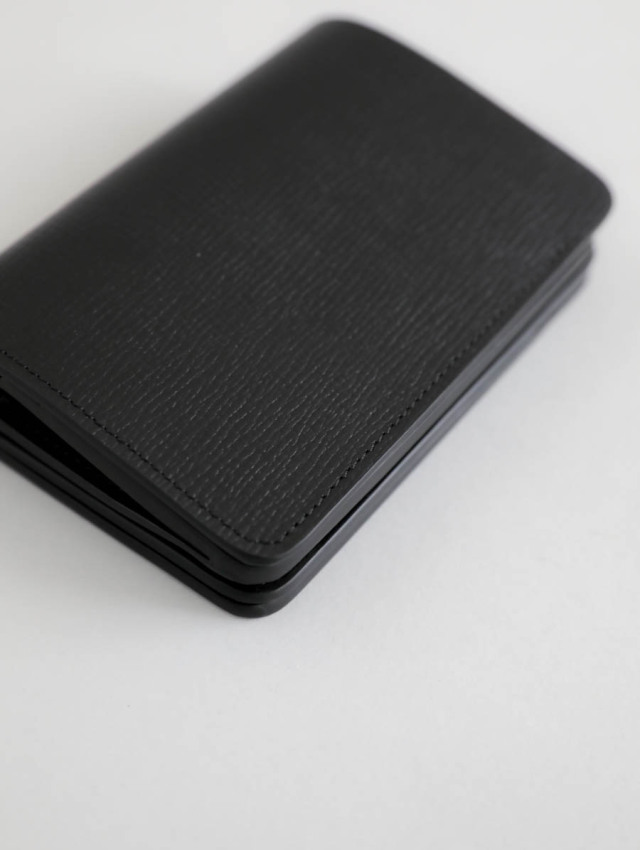 フォルメ　ショート　ウォレット　サーペンタイン 最終お値下げです　ラスト1個です forme（フォルメ）Short Wallet（Black×Brown）Serpentine｜通販