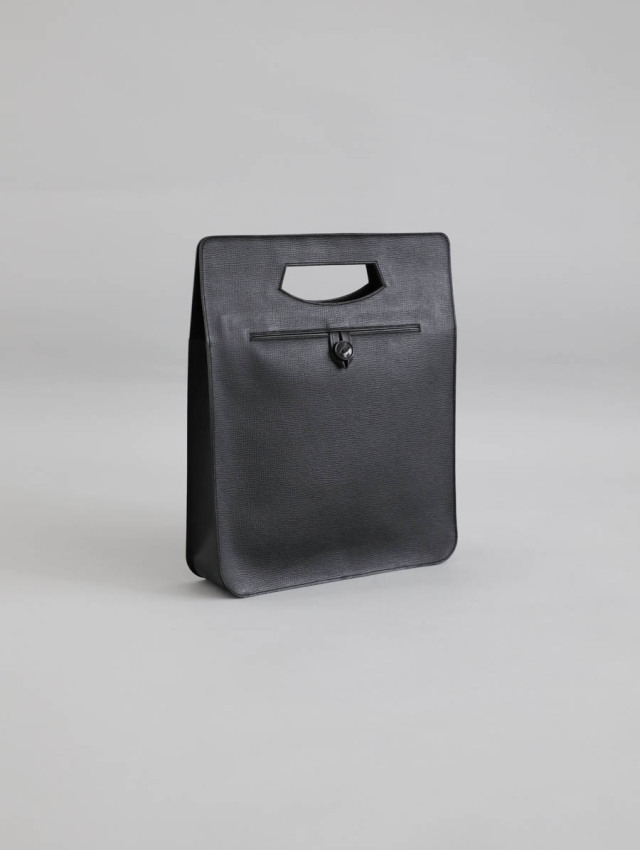 forme フォルメ｜Ernesto M black