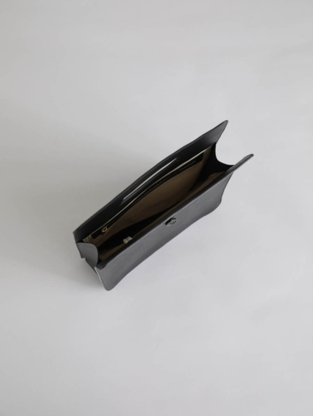 forme フォルメ｜Ernesto M black