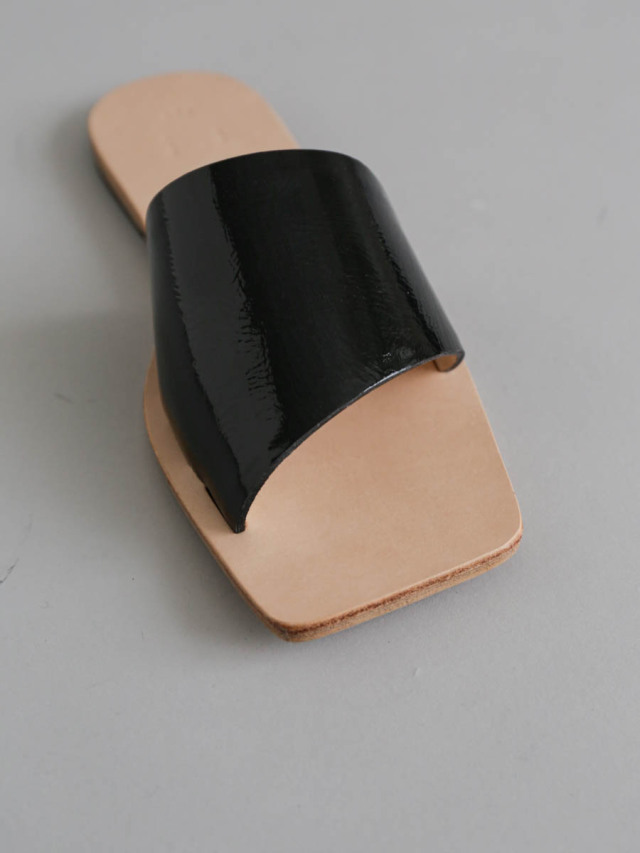 _Fot フォート / patent sandals ブラック _Fot フォート / patent sandals ブラック