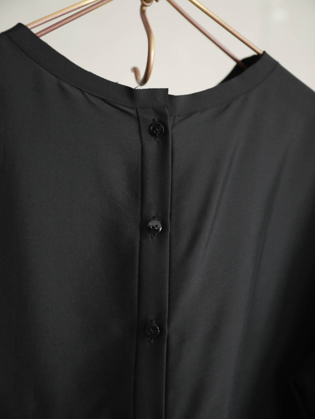 humoresque ユーモレスク｜crewneck blouse ブラック