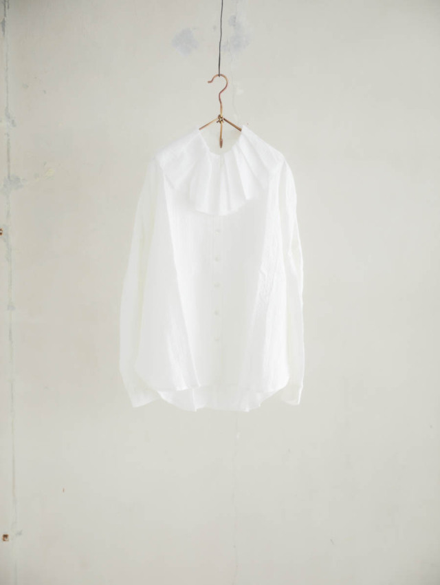 MAGALI マガリ｜ストライプリネンアンティークカラーブラウス（オフ