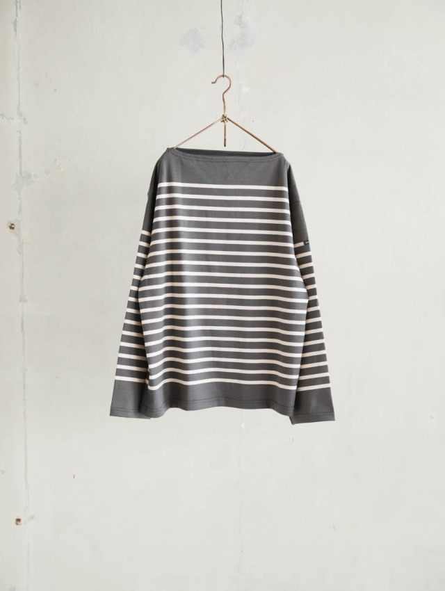 OUTIL ウティ / tricot aast バスクシャツ gunmetal × scallop shell