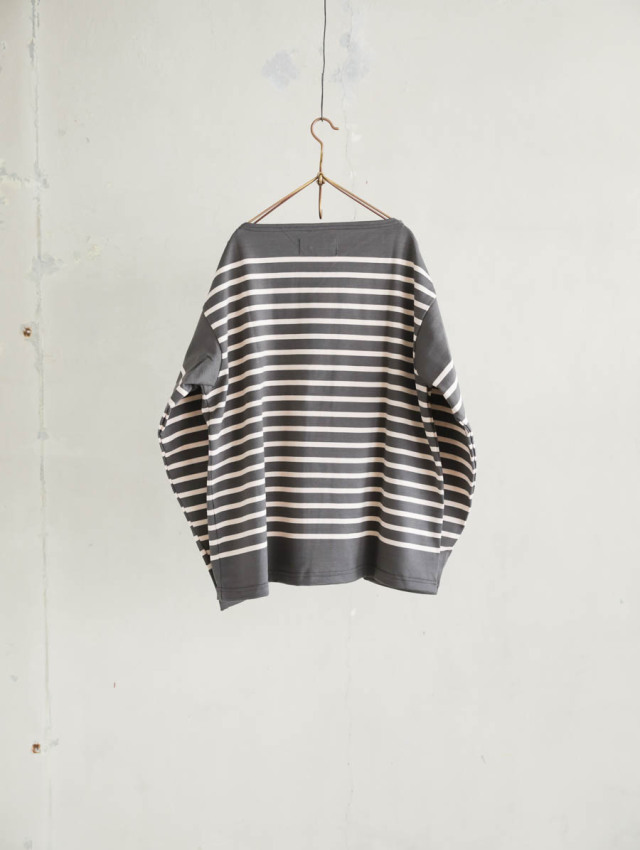 OUTIL ウティ / tricot aast バスクシャツ gunmetal × scallop shell