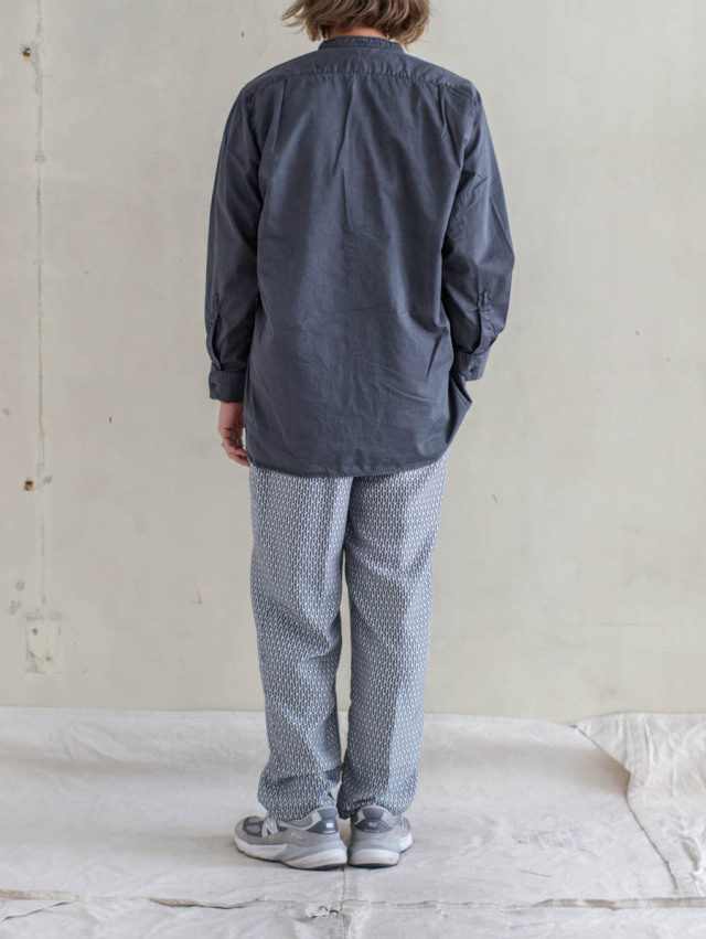 ウティ OUTIL 長袖シャツ 生成 OUTIL ウティ｜chemisier sapois バンドカラーシャツ charcoal