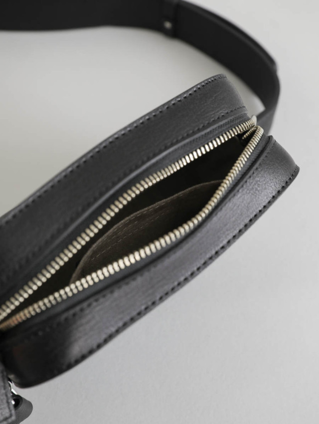 SHOJIFUJITA ショルダーバッグ 新品 SHOJIFUJITA ショウジフジタ｜OUTIL 4（ブラック）ボックス型