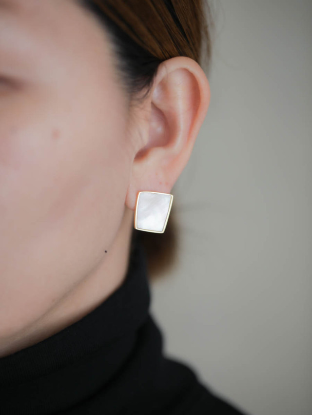 SIRISIRI シリシリ｜RADEN Earrings Square Peach