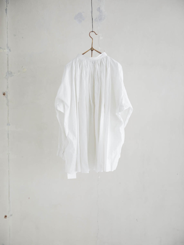 SP エシュペー チャーチスモックブラウス　アッシュホワイト SP チャーチスモックブラウス - SPエシュペー- TONE Online Shop