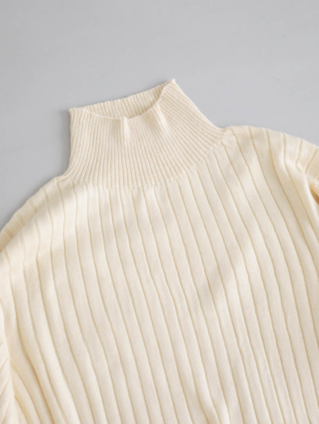 susuri シルクニット　ポエータハイネックニット　rye susuri シルクニット ポエータハイネックニット rye - メルカリ