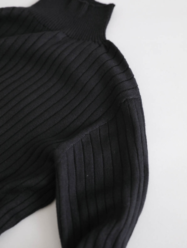 SUSURI ススリ｜ポエータハイネックセーター