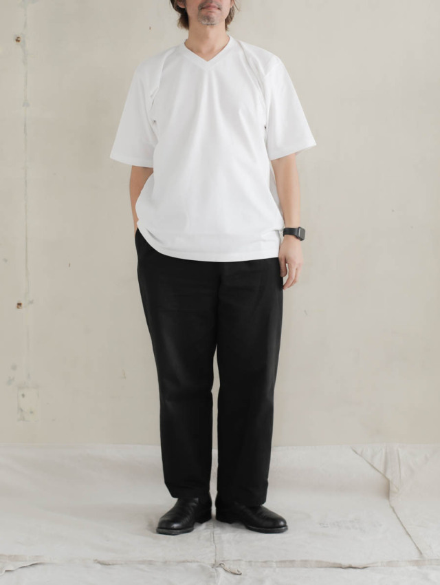 YENN Vネック　新品未使用 ホワイト Tシャツ サイズF YENN Vネック 新品未使用 ホワイト Tシャツ サイズF - メルカリ