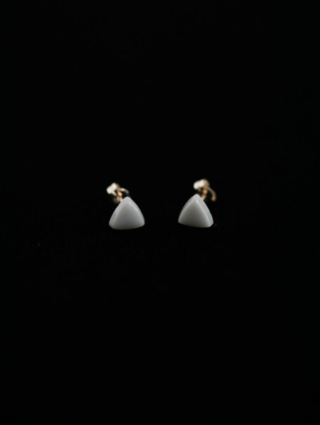 Toile トワル｜デッドストックビーズピアス（グレー）