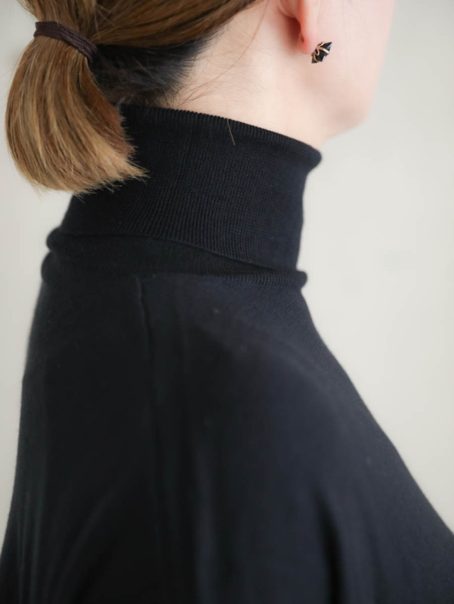 新品　Veritecoeur ヴェリテクール クルーネックニット ブラック Veritecoeur ヴェリテクール｜5COL TURTLE NECK（ブラック）ST-149