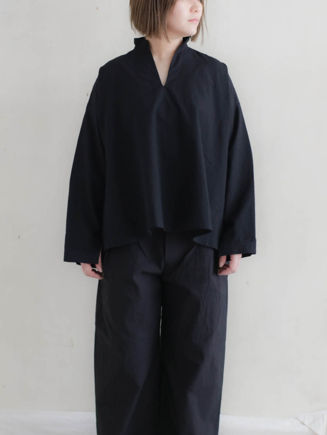 Veritecoeur ヴェリテクール｜スキッパーブラウス BLACK