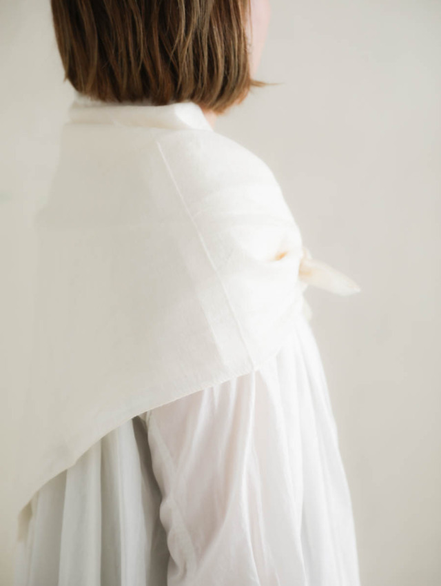 Yoli ヨリ｜コットンラミースカーフ（ベージュ）