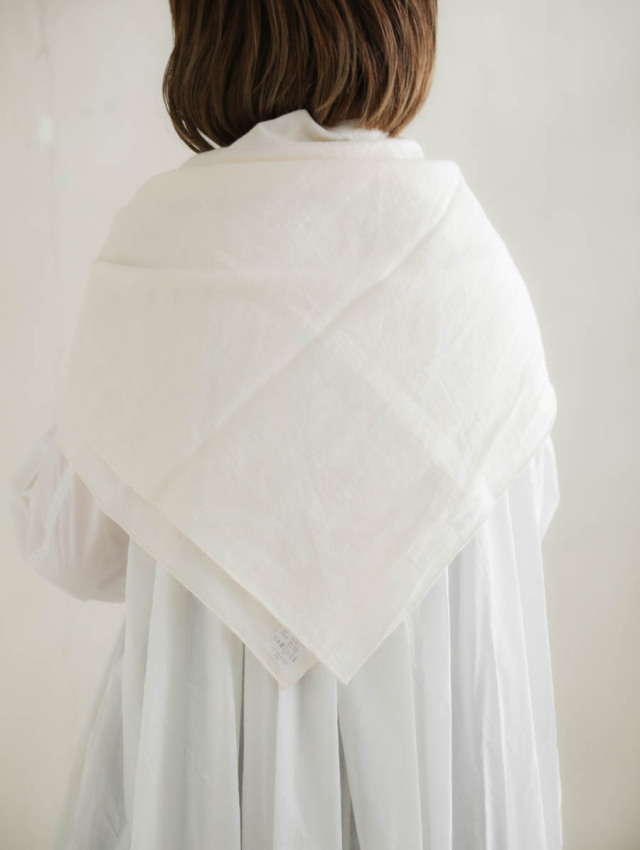 Yoli ヨリ｜コットンラミースカーフ（ベージュ）