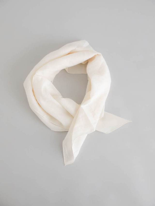 Yoli ヨリ｜コットンラミースカーフ（ベージュ）