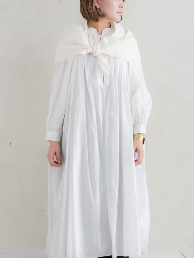 Yoli ヨリ｜コットンラミースカーフ（ベージュ）