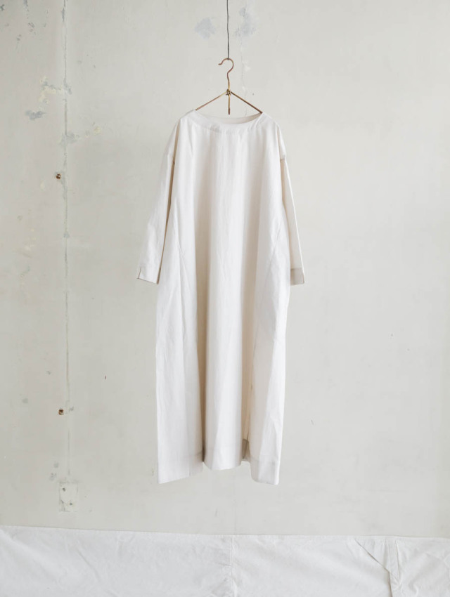 Yoli ヨリ｜Boat neck onepiece ライトベージュ 