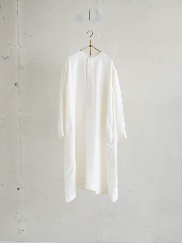 ゆ*き様 新品未使用◯Yoli◯Silk wrap vest ホワイト　2024 新品未使用◯Yoli◯Silk wrap vest ホワイト 2024ss