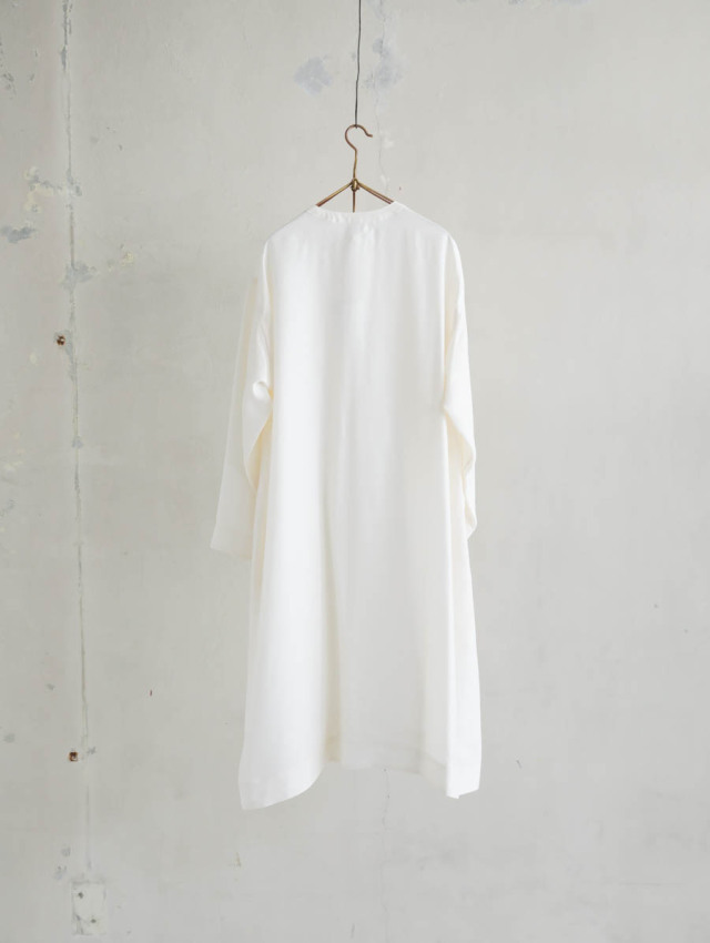 ゆ*き様 新品未使用◯Yoli◯Silk wrap vest ホワイト　2024 ゆ*き様 新品未使用◯Yoli◯Silk wrap vest ホワイト 2024