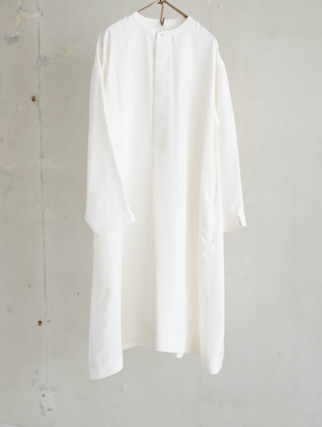 ゆ*き様 新品未使用◯Yoli◯Silk wrap vest ホワイト　2024 Silk Sparkle U-Neck Vest