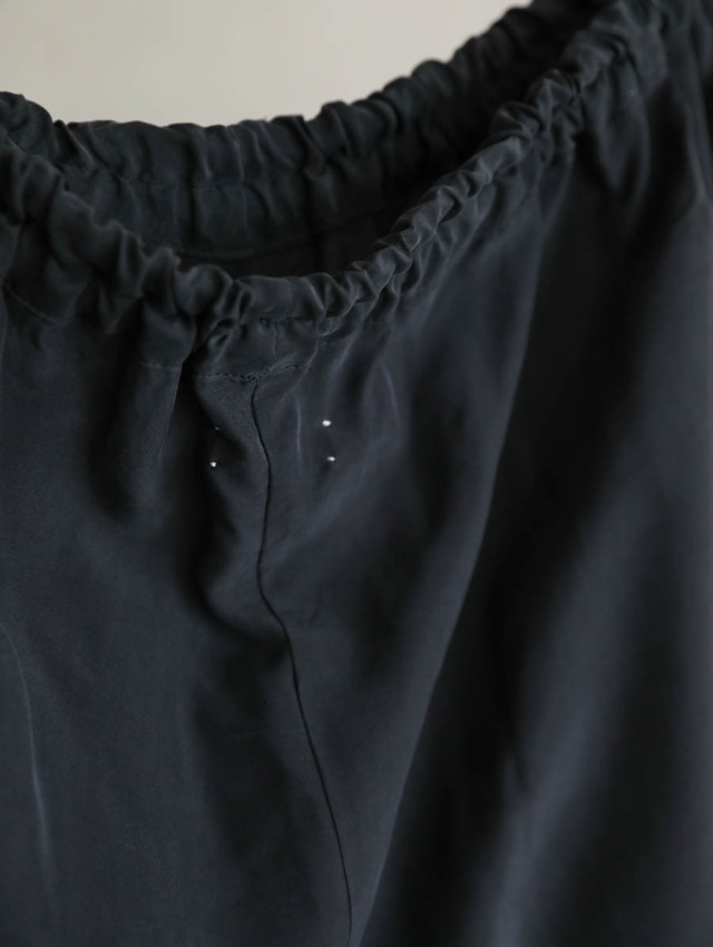 Yoli ヨリ / Silk pants ブラック 