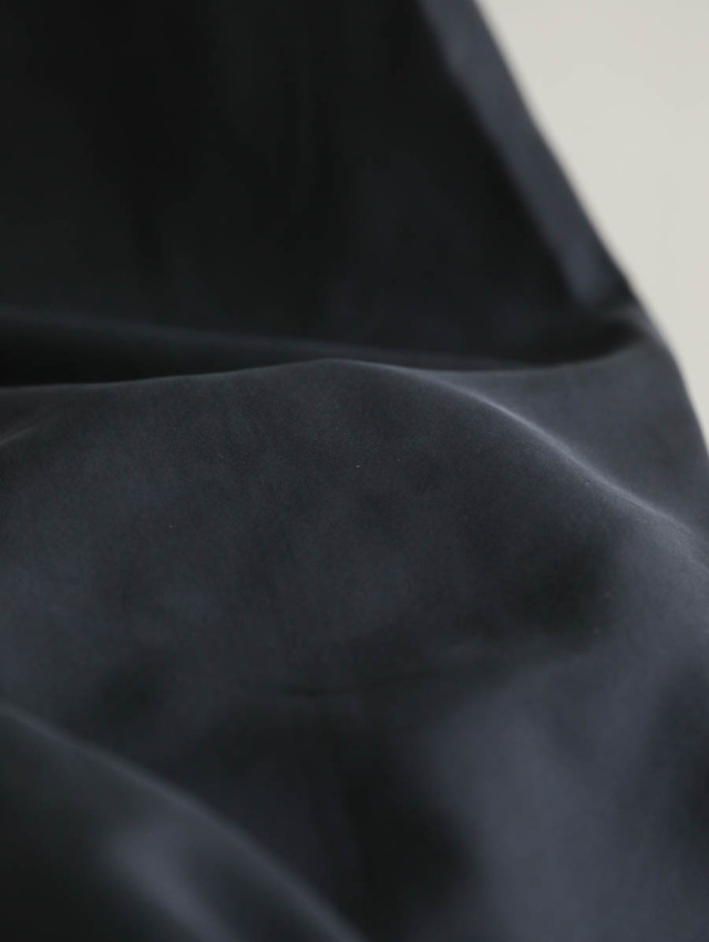 Yoli ヨリ / Silk pants ブラック 