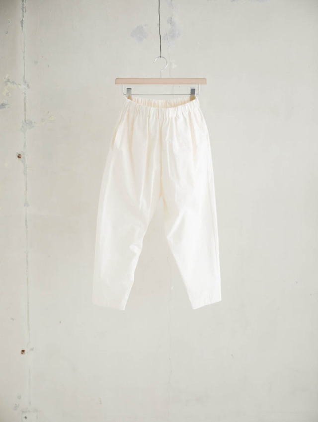 yoliコットンテーパードパンツ Yoli | Cotton tapered pants | Black - Stripe-inc Online Shop