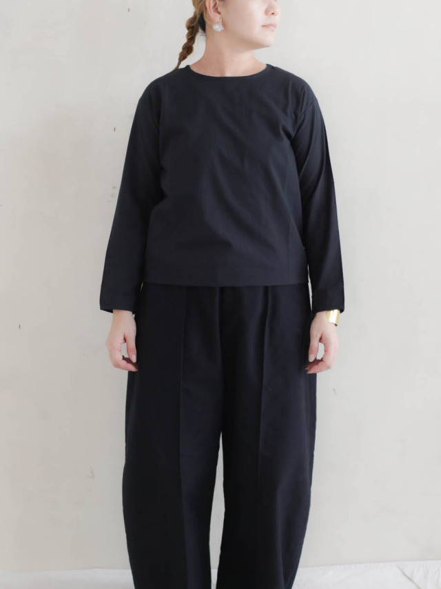 Yoli ヨリ / Simple blouse ブラック