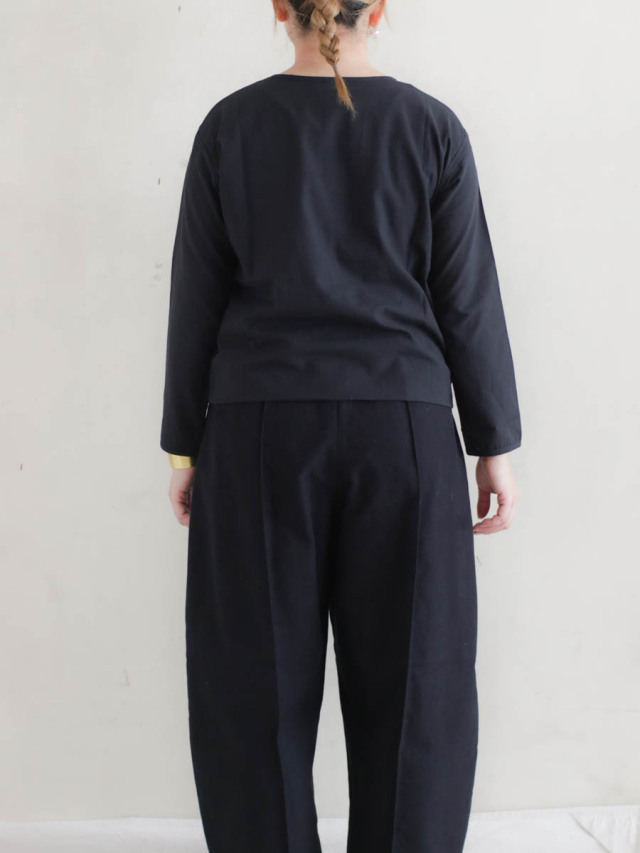 Yoli ヨリ / Simple blouse ブラック 