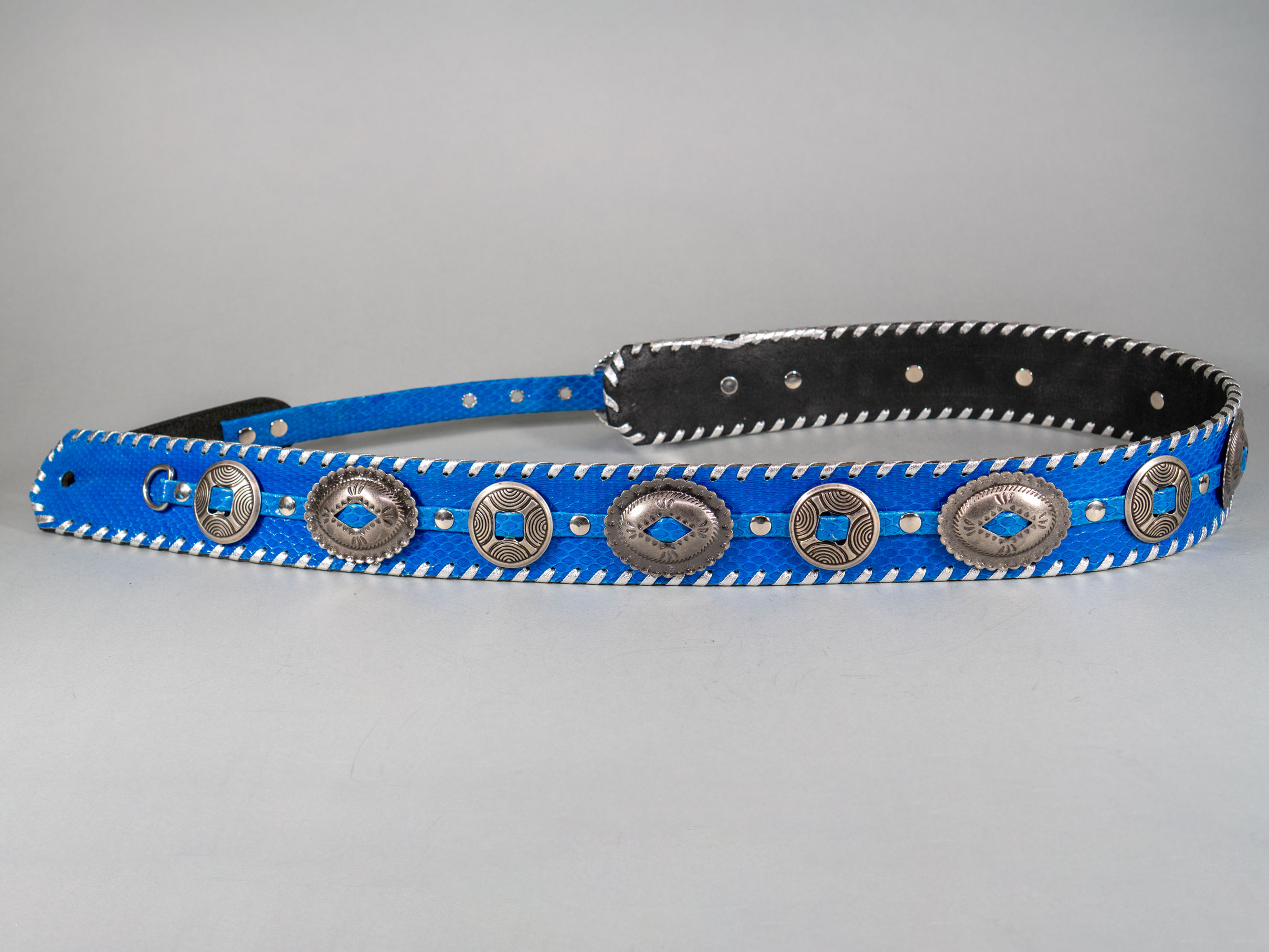 Dru Whitefeather Q  Blue（本革ギターストラップ） Made in USA
