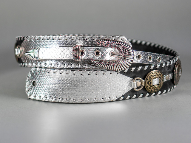 Dru Whitefeather OSDG Silver （本革ギターストラップ） Made in USA