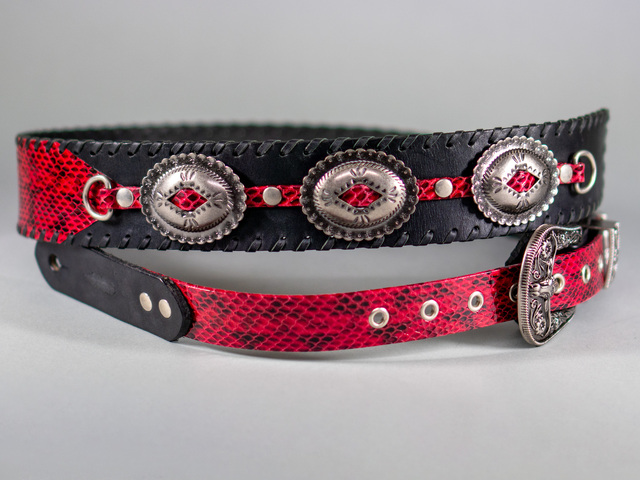 Dru Whitefeather P Red 本皮ハンドメイドストラップ、Made in USA