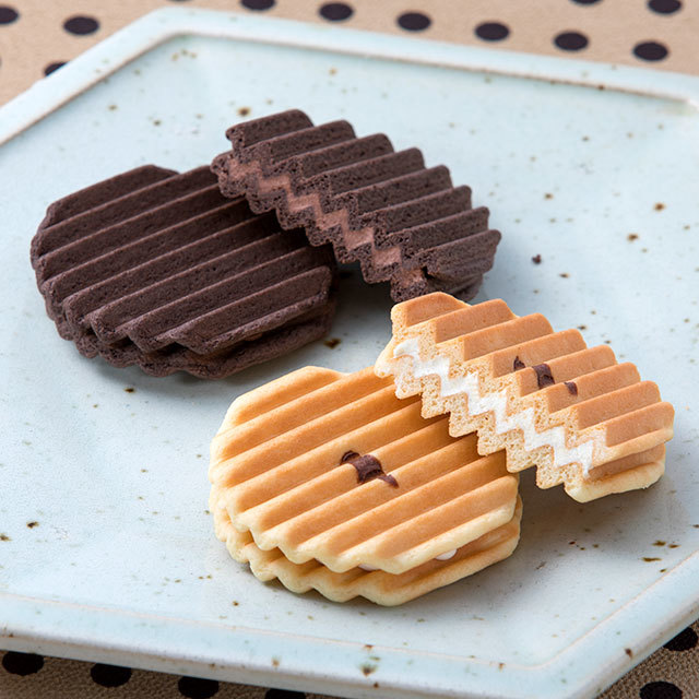 チョコさま六つ星ブラック ＊フランス産９５％＊１，２増量＊二層式高級羽毛布団ＳＰ 楽天市場】6つ星 羽毛布団の通販