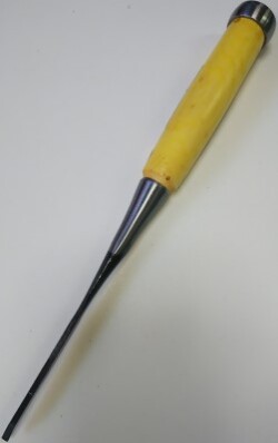 岩崎のみ製作所 永作 左のぶ弘 追入鑿 グミ柄 3mm