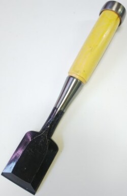 岩崎のみ製作所 永作 左のぶ弘 追入鑿 グミ柄 42mm