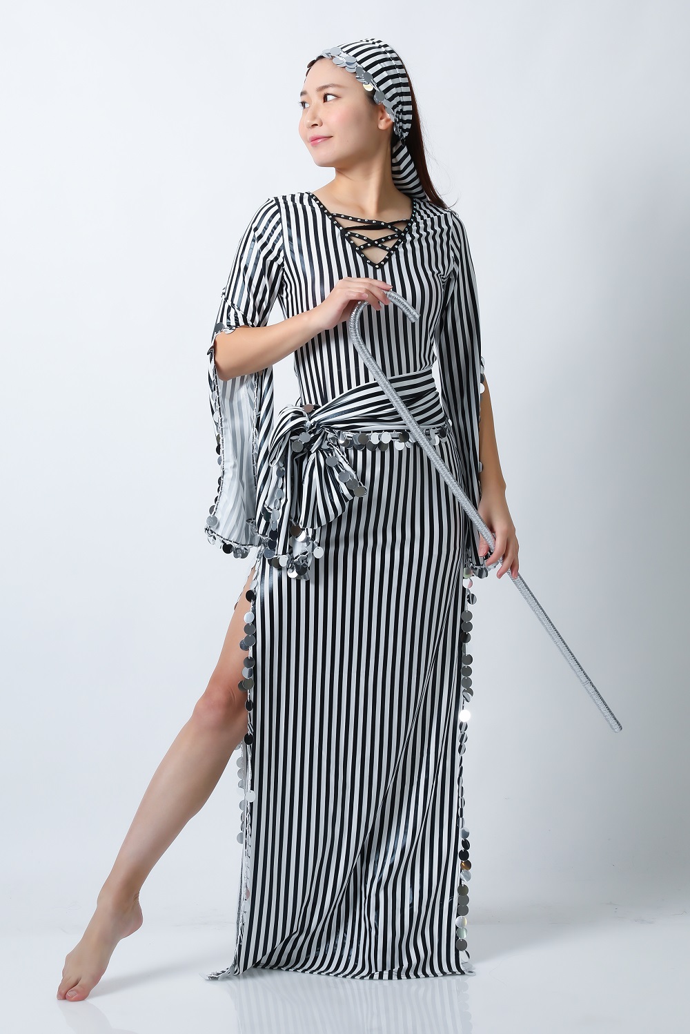 ストライプサイーディドレスSAI53-1(白*黒）フォークロア衣装【宅配便送料無料】発表会にお勧めです。