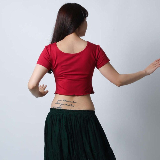 ダンスショート丈トップスC56-8ベリーダンスの練習用ウエア（ワイン