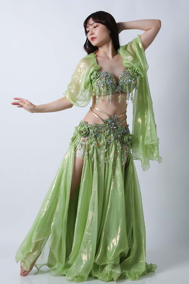 ベリーダンスコスチューム　グリーン ベリーダンスコスチューム シルクサテン フィッシュテール グリーン