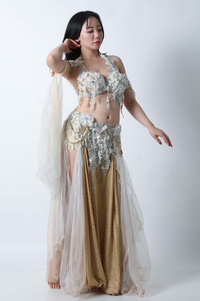 エジプト製HoydaベリーダンスコスチュームCA-COS-A761-1(ベージュ、アイボリー)【宅配便送料無料】発表会、イベントにお勧めです。