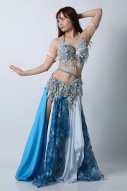 ベリーダンス衣装 Amr エジプト製美品 エジプト人デザイナー Amr - bachata ベリーダンス衣装専門店