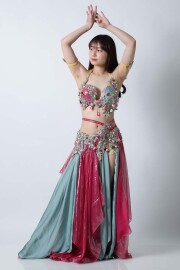 Amr☆エジプト製 ベリーダンス衣装 エジプト製 Amrデザイン オリエンタルブラ＆ベルト ゴールド md2535