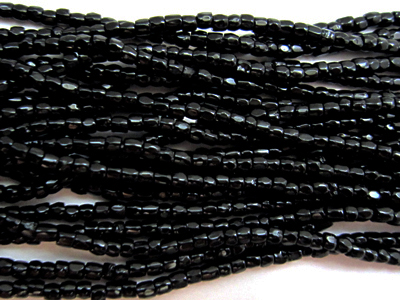 3CUT ジェット（9/0）チェコ製シードビーズ 約4.7ｍ 糸通し