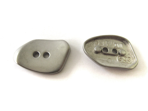 ドイツ製ボタン（ダルシルバー　フルメタル）