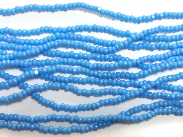 ブルーターコイズ（13/0）シャーロット チェコ製（糸通し約３M）