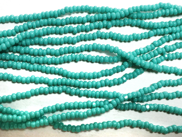 グリーンターコイズ（13/0）シャーロット チェコ製（糸通し約３M）